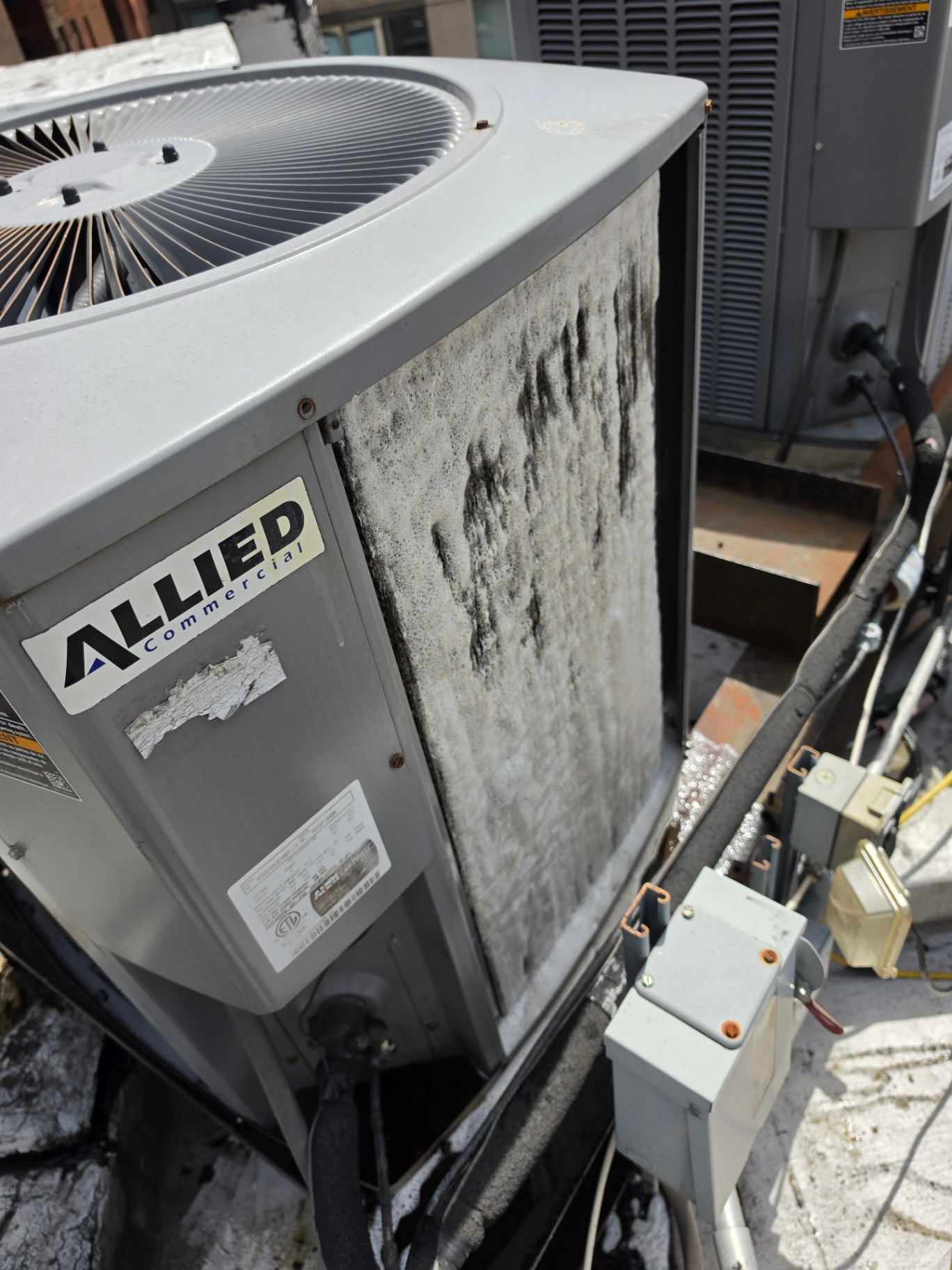 Rooftop condenser chemical cleaning — Manhattan